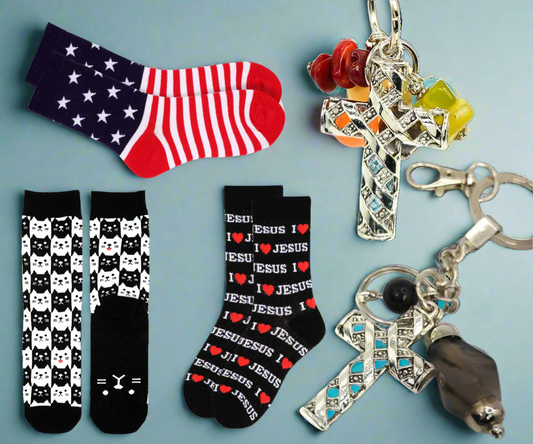 Women Socks & Key Chain Gift Set